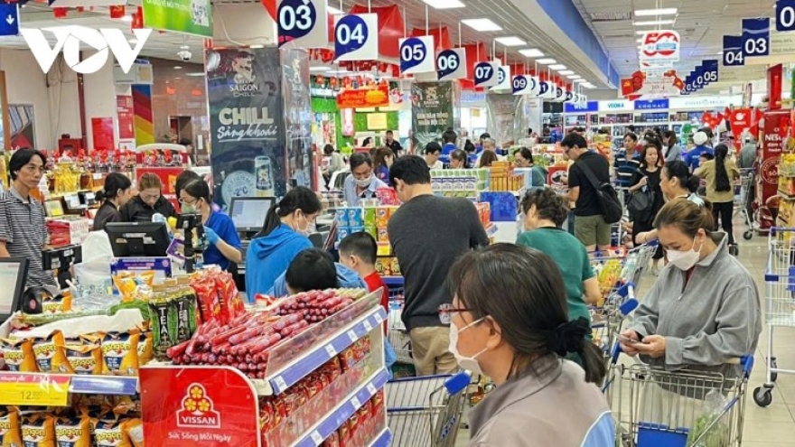 Bustling shopping atmosphere during May Day holiday in HCM City